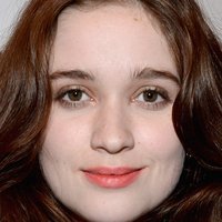 Alice Englert Nua
