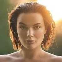 Alina Maleniece Nua