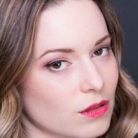 Alison Louder Nua