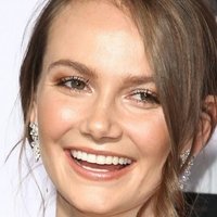 Andi Matichak Nua