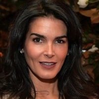 Angie Harmon Nua