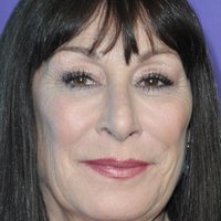 Anjelica Huston Nua