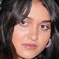 Ariela Barer Nua