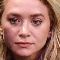 Ashley Olsen Nua