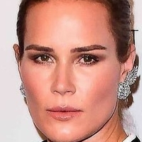 Ashlyn Harris Nua