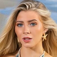 Bella Lyn Nua