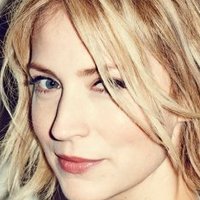 Beth Riesgraf Nua