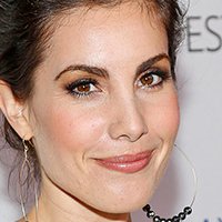 Carly Pope Nua