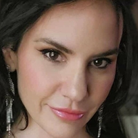 Cassie Cross Nua