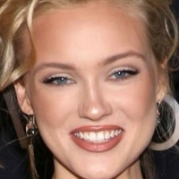 Chloe Rose Robertson Nua