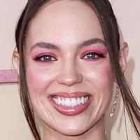Claudia Sulewski Nua