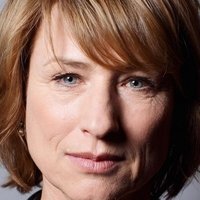 Corinna Harfouch Nua