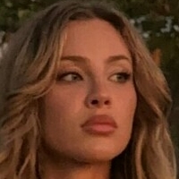 Daisy Keech Nua