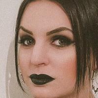 Emma Blackery Nua