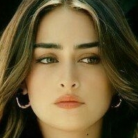 Esra Bilgic Nua