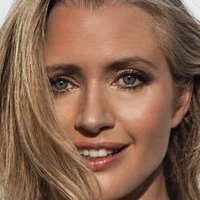 Hayley McQueen Nua