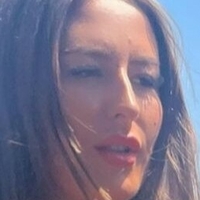Irish Girl Robyn Nua