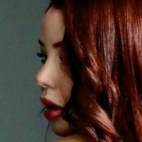 Isis Ruiva Nua