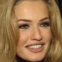 Karen Mulder Nua