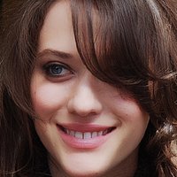 Kat Dennings Nua
