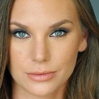 Katelynn Derengowski Nua