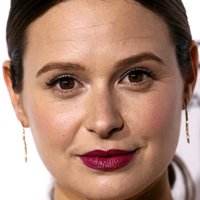 Katie Lowes Nua