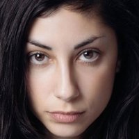 Kika Magalhaes Nua