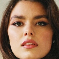 Lauren Searle Nua