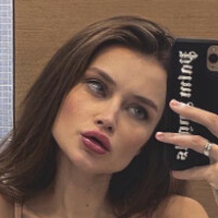 Lola Dikova Nua