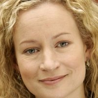 Lorraine Pilkington Nua