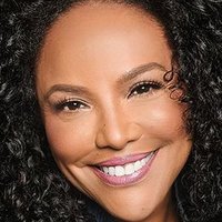 Lynn Whitfield Nua