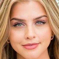 Marina Laswick Nua