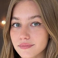 Melina Poulsen Nua