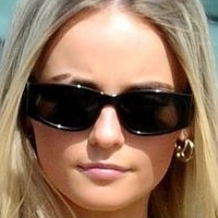 Millie Gibson Nua