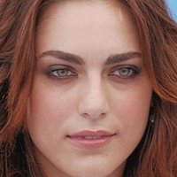 Miriam Leone Nua