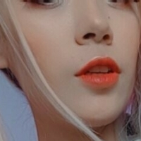 Momo Kim Lee Nua