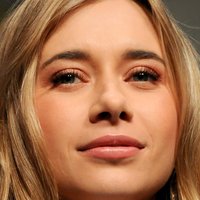 Olesya Rulin Nua