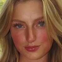 Paige Linneman Nua