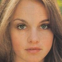 Pamela Sue Martin Nua