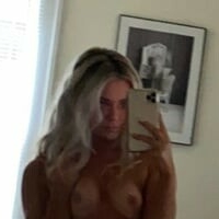 ReaganFordd Nua