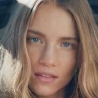 Rebecca Leigh Longendyke Nua