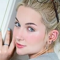 roxxannnie Nua