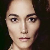 Sandrine Holt Nua