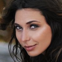 Sarah Altobello Nua