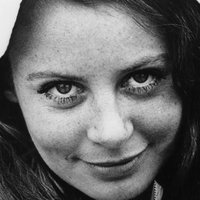 Sarah Miles Nua