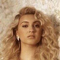 Tori Kelly Nua