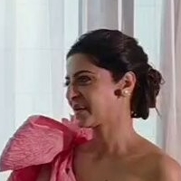 vedhika4u Nua