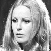 Veronica Carlson Nua