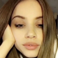 Xenia Tchoumi Nua