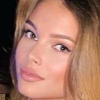 Yulia Polyachikhina Nua